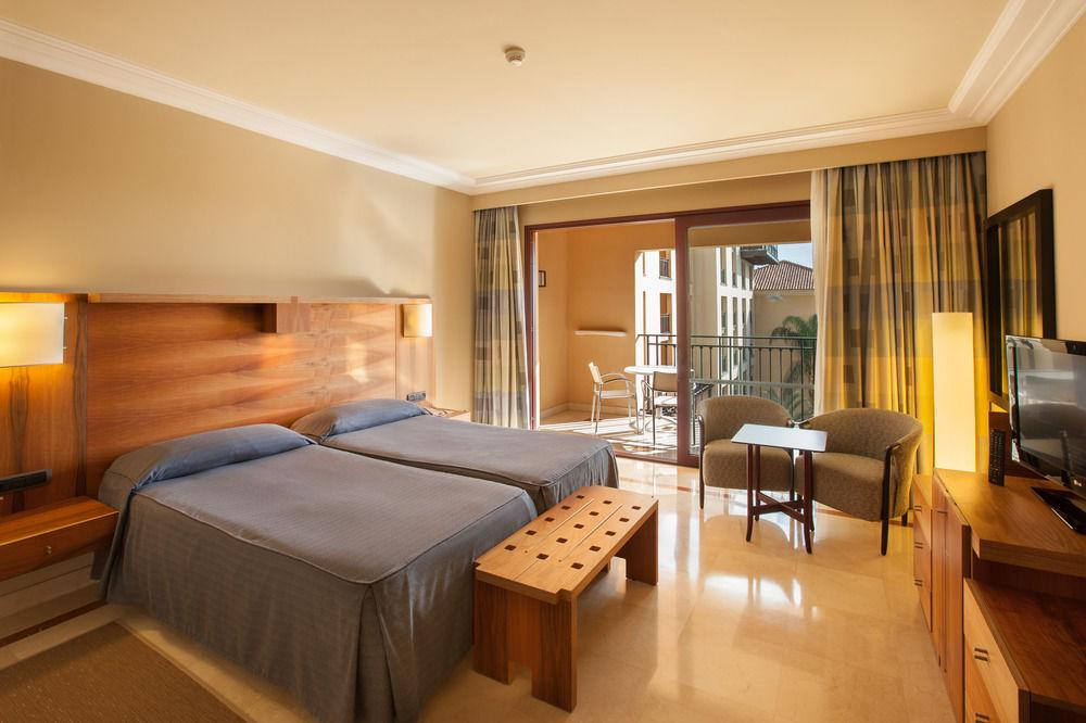 Lopesan Costa Meloneras Resort & Spa Ngoại thất bức ảnh A room at the Hotel Sheraton Granada