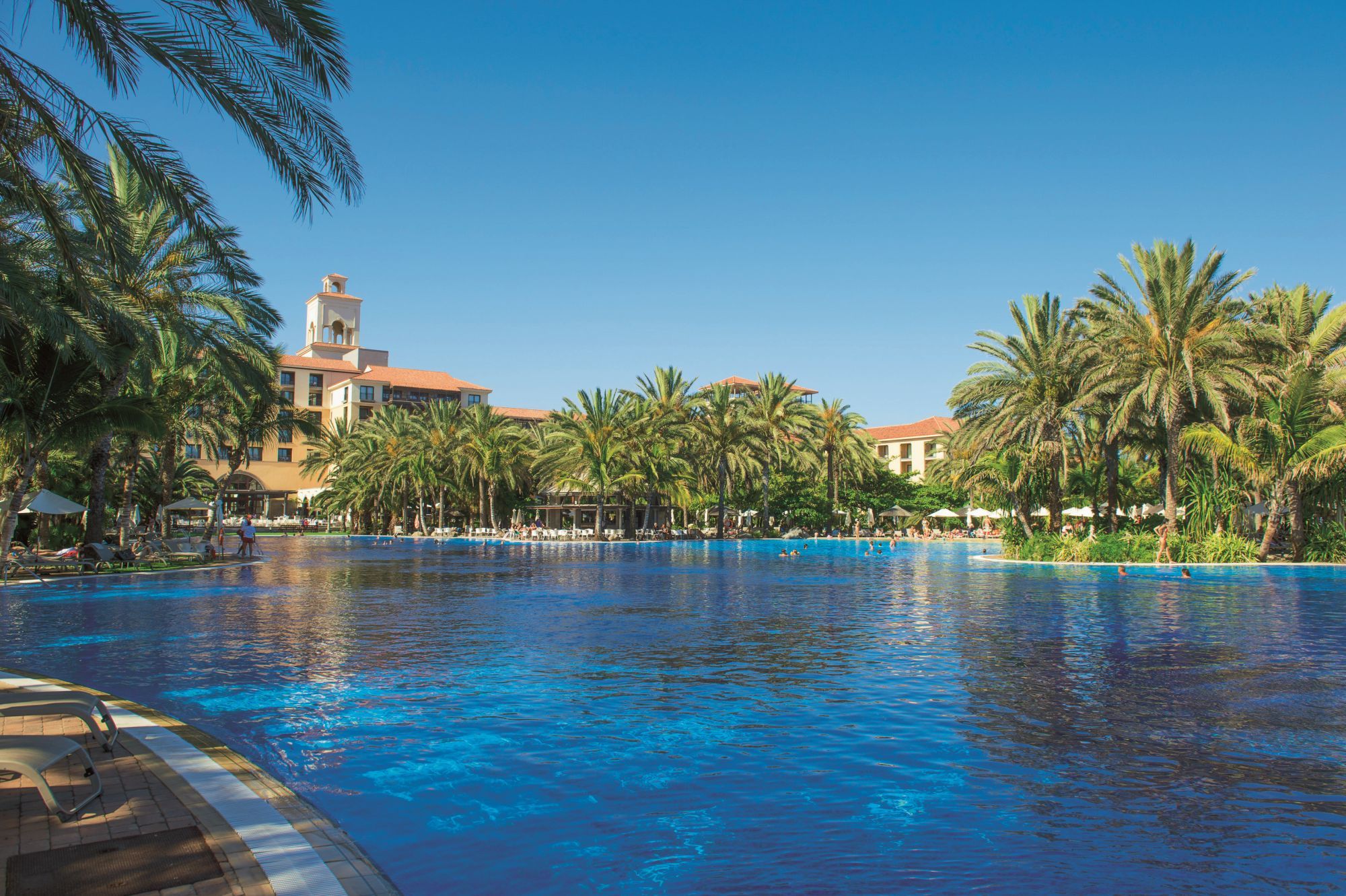 Lopesan Costa Meloneras Resort & Spa Ngoại thất bức ảnh The pool at the Sheraton Jumeirah Hotel
